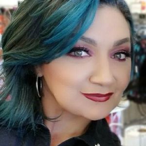 Meet your Posher, Corina